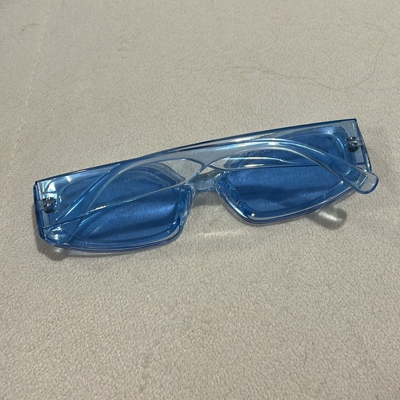Blue clear rounded rectangle sunglasses - Picture 2 of 5
